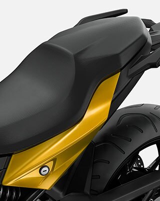 Aquí se ve el asiento de la F 900 XR.