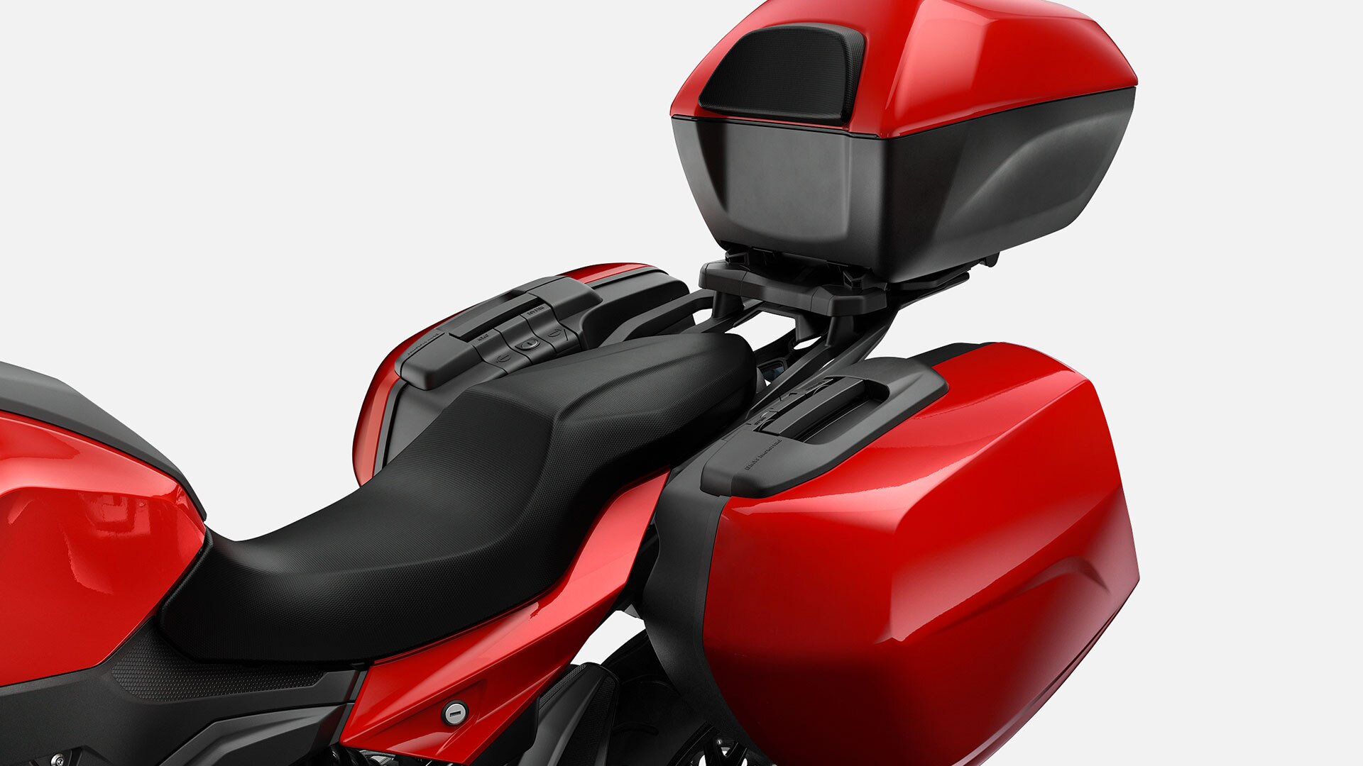 Aquí se ven las posibilidades de almacenamiento de la F 900 XR.