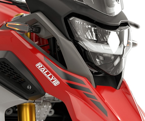 Vemos los faros LED con luz diurna de la G 310 GS.