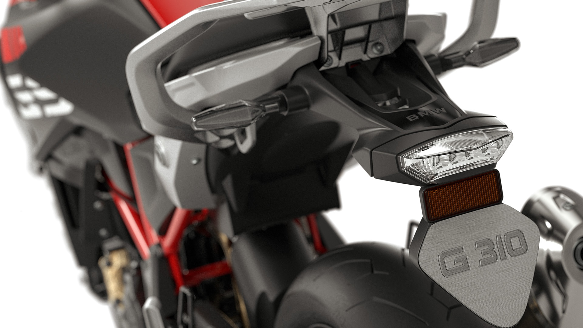 Vemos el portamatrículas de la G 310 GS.