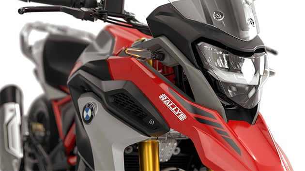 Vemos los faros LED con luz diurna de la G 310 GS.
