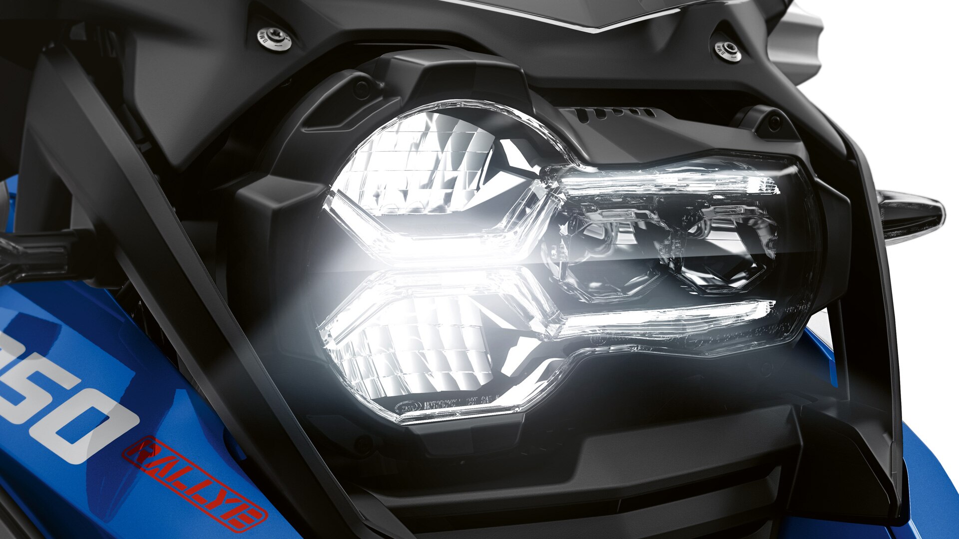 Vemos el faro delantero de la R 1250 GS Adventure.