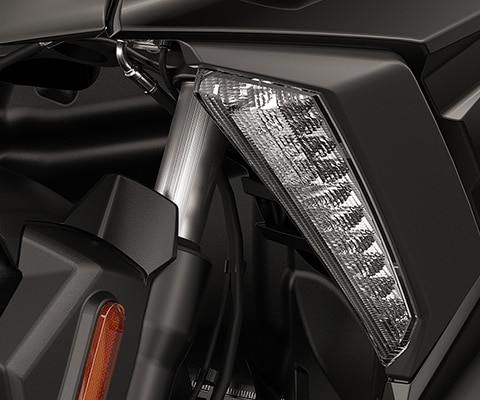 The C 400 X from BMW Motorrad with optional Headlight Pro